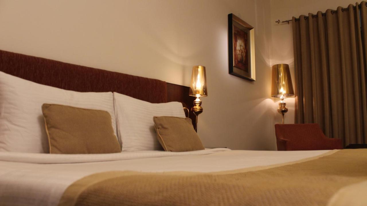 Hotel 17 Miles Jammu Eksteriør bilde